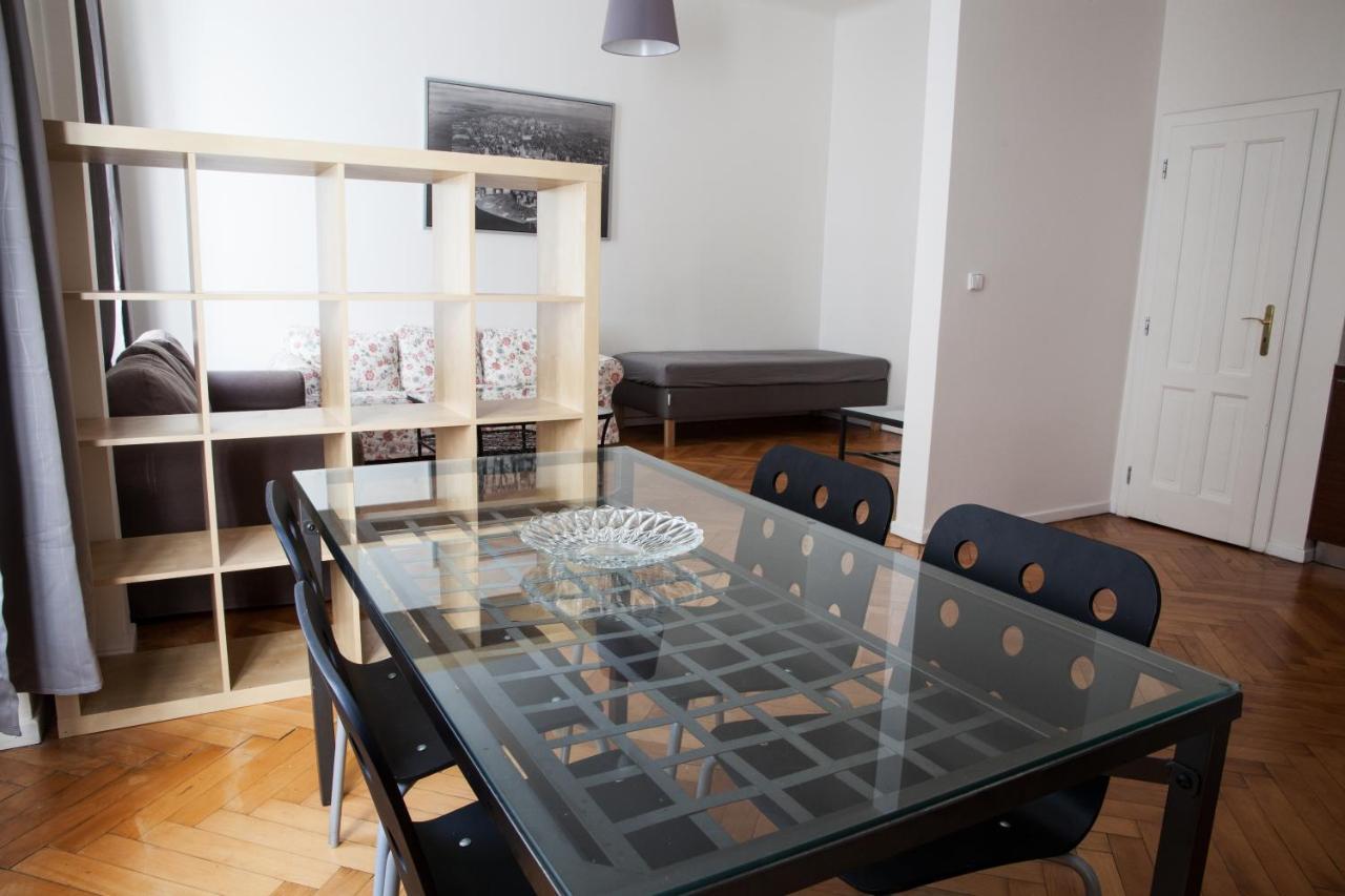 2B Pechackova Family Apartment With Balcony By The River Prague Luaran gambar