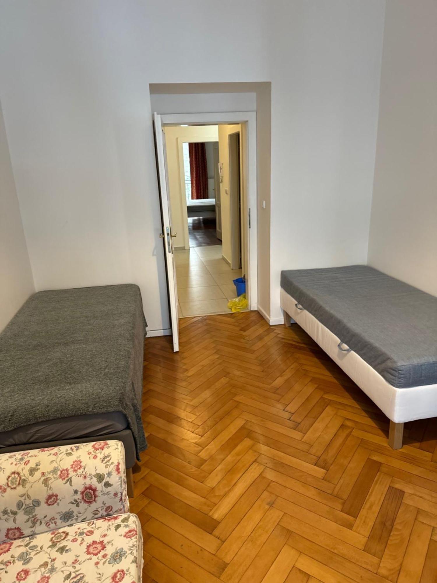 2B Pechackova Family Apartment With Balcony By The River Prague Luaran gambar
